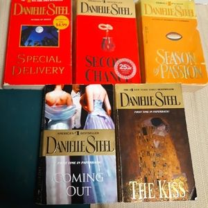 5 Danielle Steel paperback novels